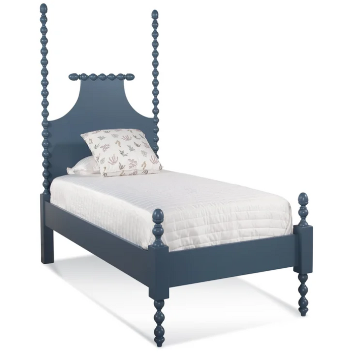 Pinehurst Spindle Poster Bed